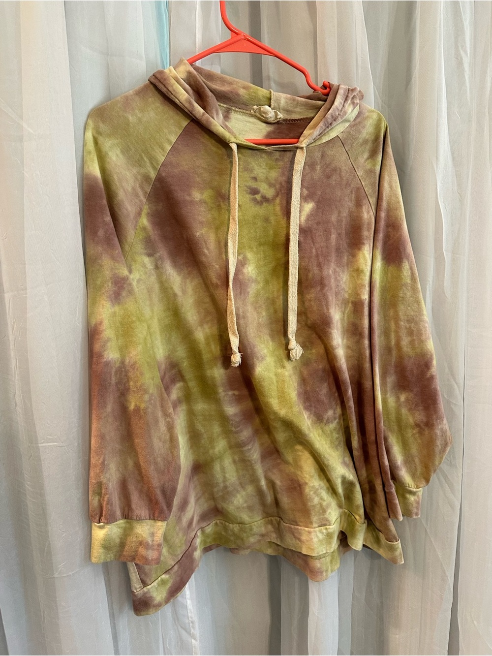 entro Tie-Dye Crewneck Sweater in Olive Green & Purple